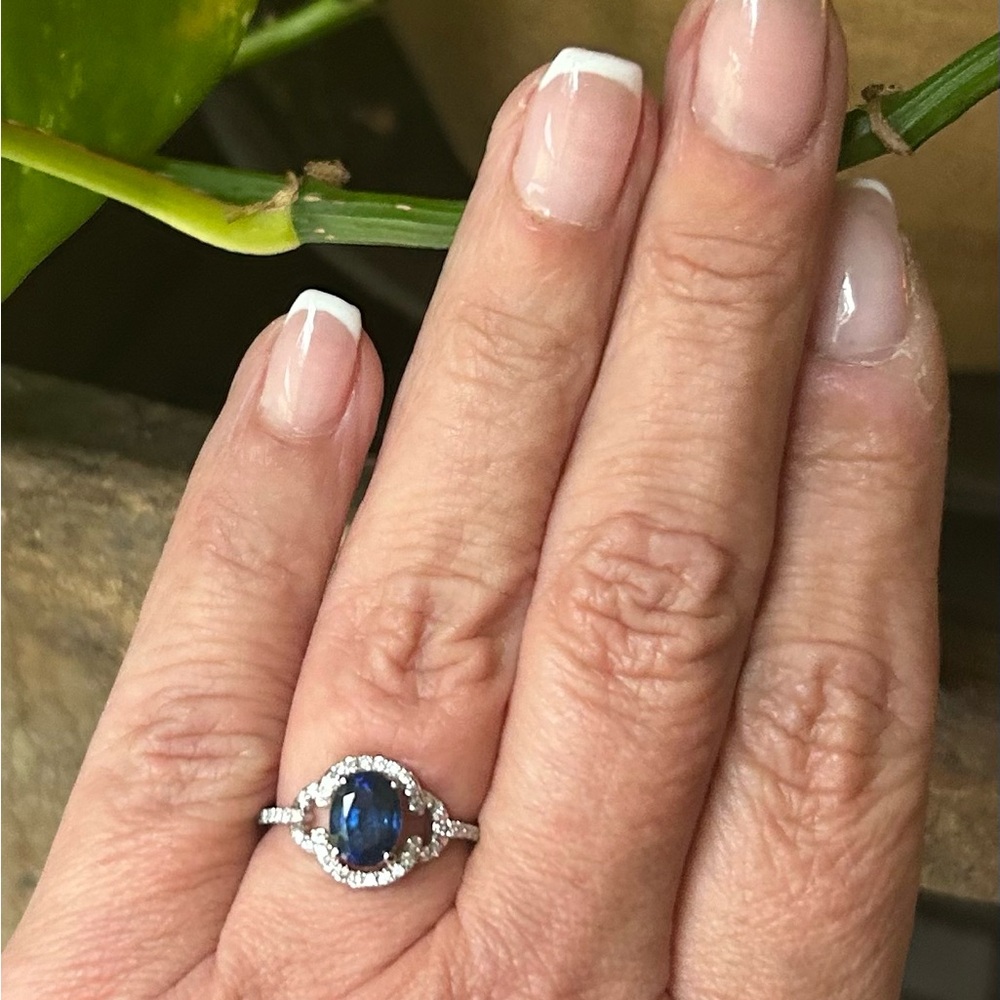 Natural Sapphire and Diamonds 18k White Gold - Picture 11 of 15